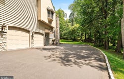 12 MOUNTAIN VIEW Court, EWING, NJ 08628