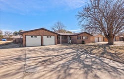 2003 College Avenue, Levelland, TX 79336