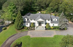 182 Yukon Drive, Woodbury, NY 11797