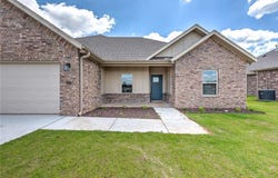 98  N Banner  AVE, Farmington, AR 72730