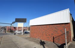 1105 Wheeling Avenue, Cambridge, OH 43725