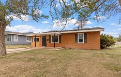 904 NW 9th St, Andrews, TX 79714