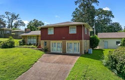110 Elmwood Dr, Sheffield, AL 35660