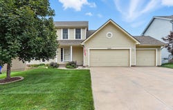 15354 Curtis Avenue, Omaha, NE 68116