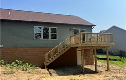 5960 Perry Hills Drive SW, Canton, OH 44706