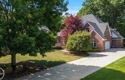 12277 Forest Glen, Shelby Twp, MI 48315-1761