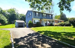 51 Preston Dr, Branchburg Twp., NJ 08876-3651