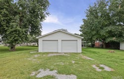 105 S Railway Street, New Baden, IL 62265