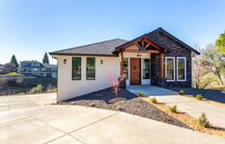 3781 Sunlight Court, Redding, CA 96001