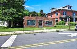 32 N MAIN STREET, TOPTON, PA 19562