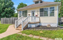 129 S Ring Street, Virden, IL 62690
