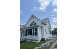 1109 S MICHIGAN Street, Davenport, IA 52802