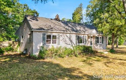 301 S Maple Island Road, Muskegon, MI 49442