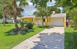 2704 Yule Tree Drive, Edgewater, FL 32141