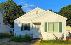 2205 S Pennsylvania Avenue, Lansing, MI 48910