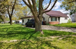 13428 Fairview Dr, Grabill, IN 46741