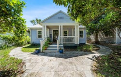 860 19 AVENUE N, ST PETERSBURG, FL 33704