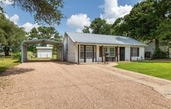 920 Haley Ave, Rockdale, TX 76567