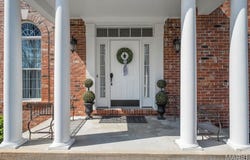 1043 Greystone Manor Parkway, Chesterfield, MO 63005