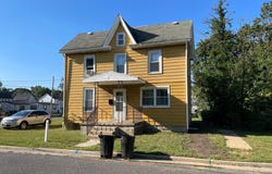 123 W BUCK STREET, PAULSBORO, NJ 08066
