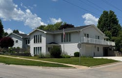 320 E Jackson St, Sigourney, IA 52591