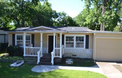 202 Pine Street, Arlington, TX 76011
