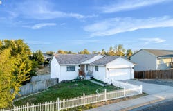 545 E THEATER Ln, Hermiston, OR 97838