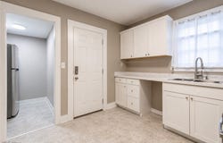 985 Bloomfield Avenue, Akron, OH 44302