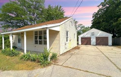 5022 E Apple Avenue, Muskegon, MI 49442