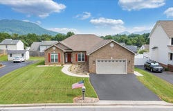 1380 Crutchfield ST, Roanoke, VA 24019