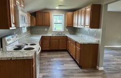 212 ADAMS Street, Coatsburg, IL 62325