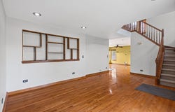 698 Juli Drive, South Elgin, IL 60177