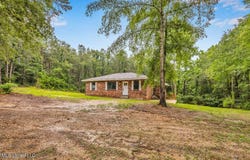 29 Summer Lane, Poplarville, MS 39470