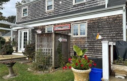 7 Boulevard E, Middletown, RI 02842