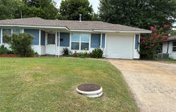 3305 N Mueller Avenue, Bethany, OK 73008