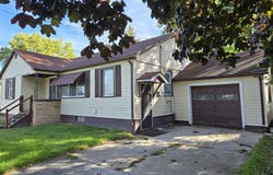 2613 S Monroe Street, Bay City, MI 48708