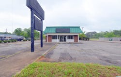 654 BESSEMER SUPER HIGHWAY, MIDFIELD, AL 35228
