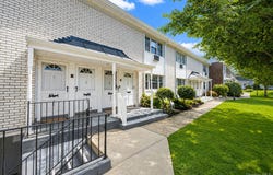 4715 Wilshire Lane, Oakdale, NY 11769
