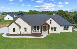 107 Stagecoach Trail, Weatherford, TX 76087