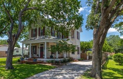 515 Wolf ST, Schulenburg, TX 78956