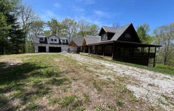 1631 Grave Hill Rd, Oneida, TN 37841