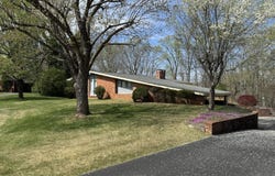 2414 Woodchuck Dell, Morristown, TN 37814
