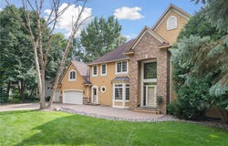 6381 Oxbow Bend, Chanhassen, MN 55317
