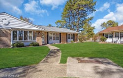23d Gramercy Lane, Manchester, NJ 08759