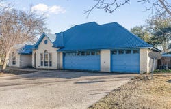 700 W Pietzsch ST, Bartlett, TX 76511