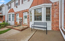550 Golf View Court, Staten Island, NY 10314