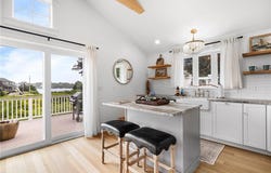 17 Goose Island Road, Narragansett, RI 02882
