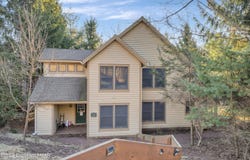 411 Hickory Drive, Tannersville, PA 18372