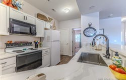 906 E. Harbour Towne Drive, Lake Ozark, MO 65049