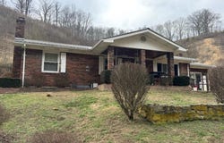 1267 Lower Taulbee Fork Road, Vancleve, KY 41385